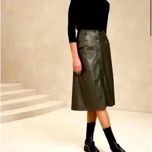 Banana Republic vegan leather skirt with pockets sz 6 NWT whimsygoth